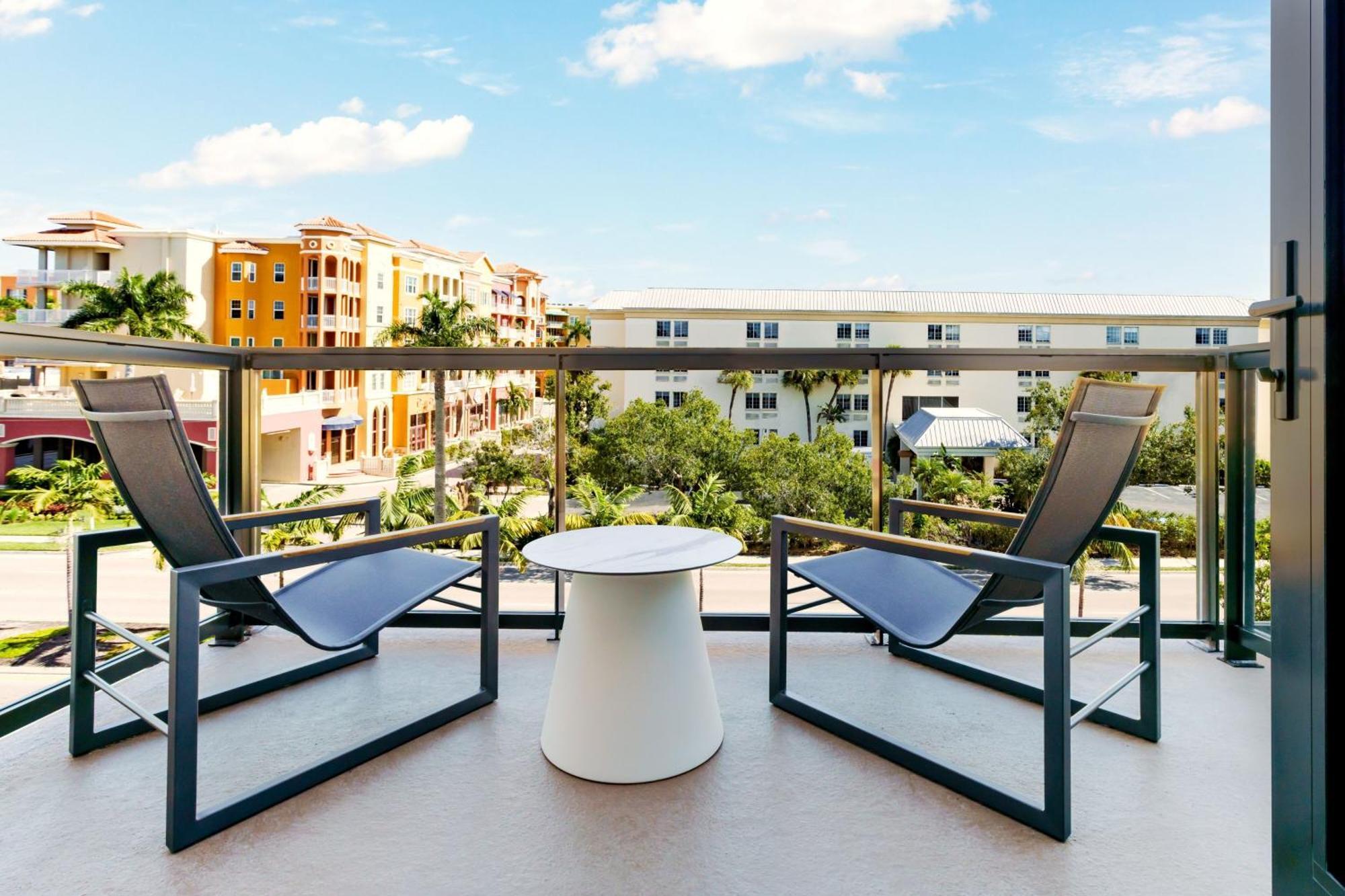 Ac Hotel By Marriott Naples 5Th Avenue מראה חיצוני תמונה